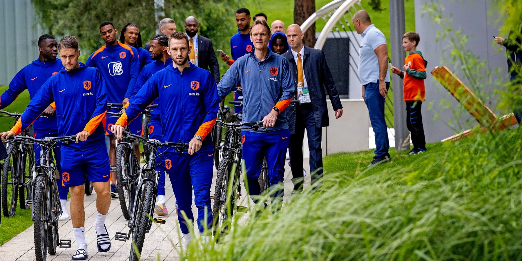 Nederlandse pers over Oranje