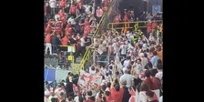 Sfeer in stadion is gespannen! Turkse en Georgische supporters raken slaags op EK