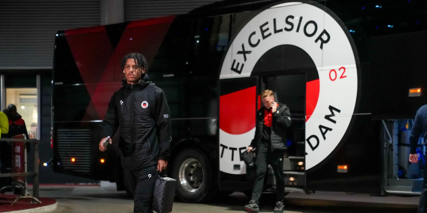 Benita verlengt bij Feyenoord en wordt uitgeleend aan Heracles