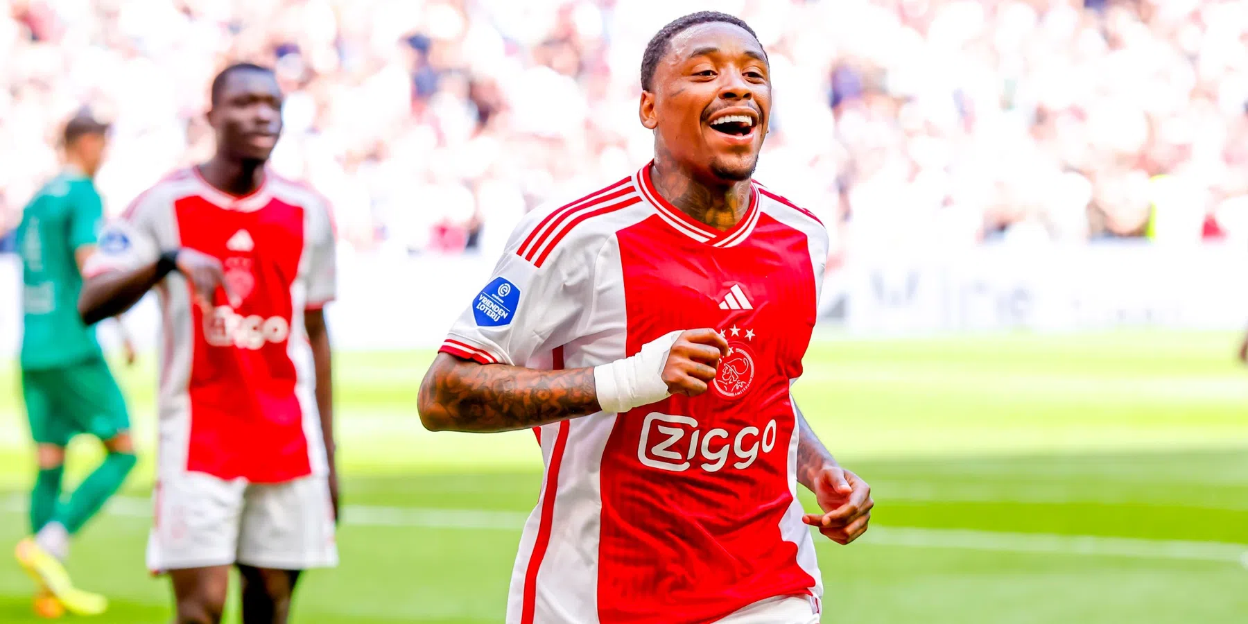 Bergwijn over Weghorst en Ajax