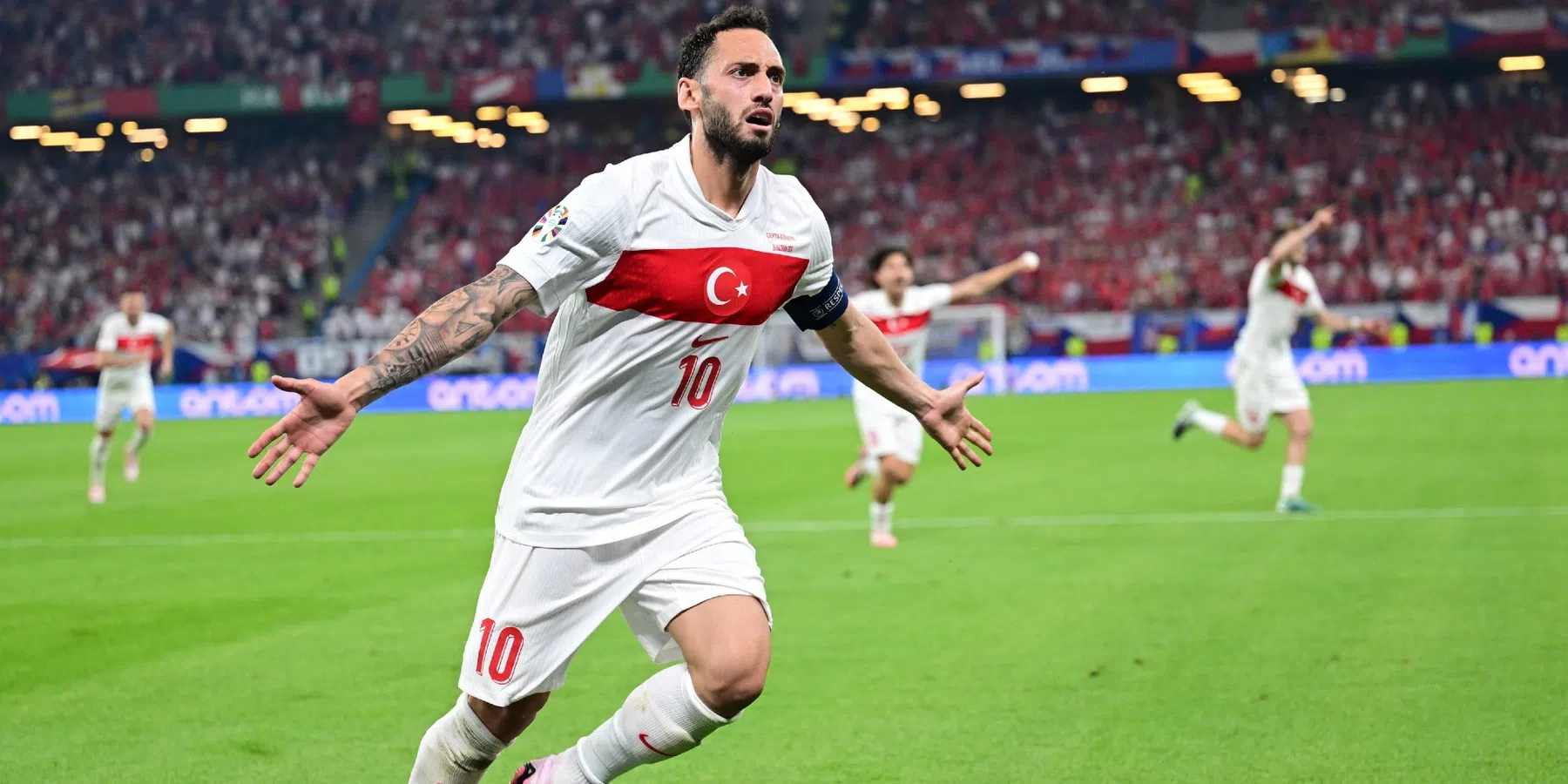 Turkije speelt Tsjechië met zege naar huis