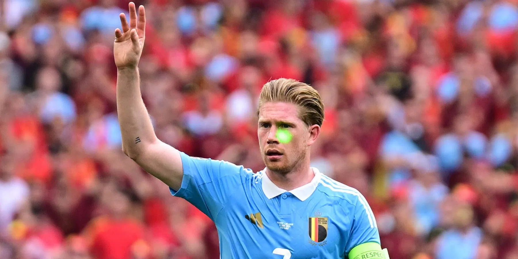 UEFA grijpt in na laserpennen op gezicht van De Bruyne