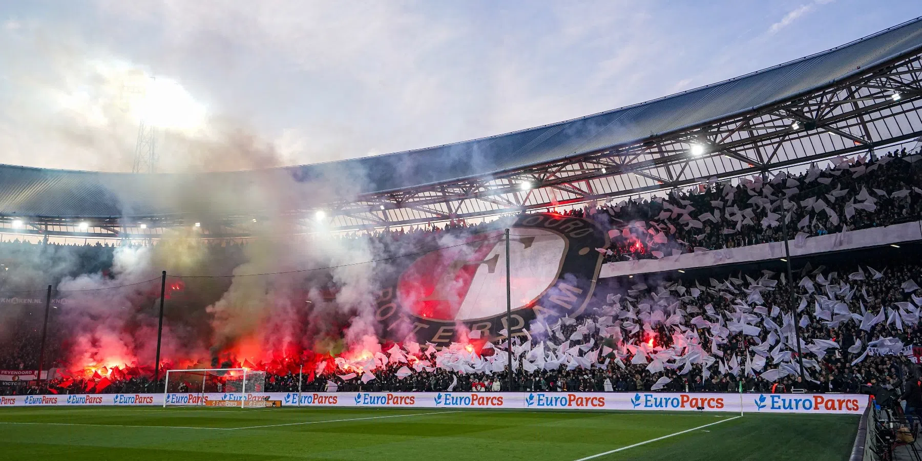 Feyenoord presenteert nieuwe uitshirt