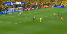 Bizar: keeper Roemenië schopt nog snel iets weg en maakt doel vrij voor goal Malen