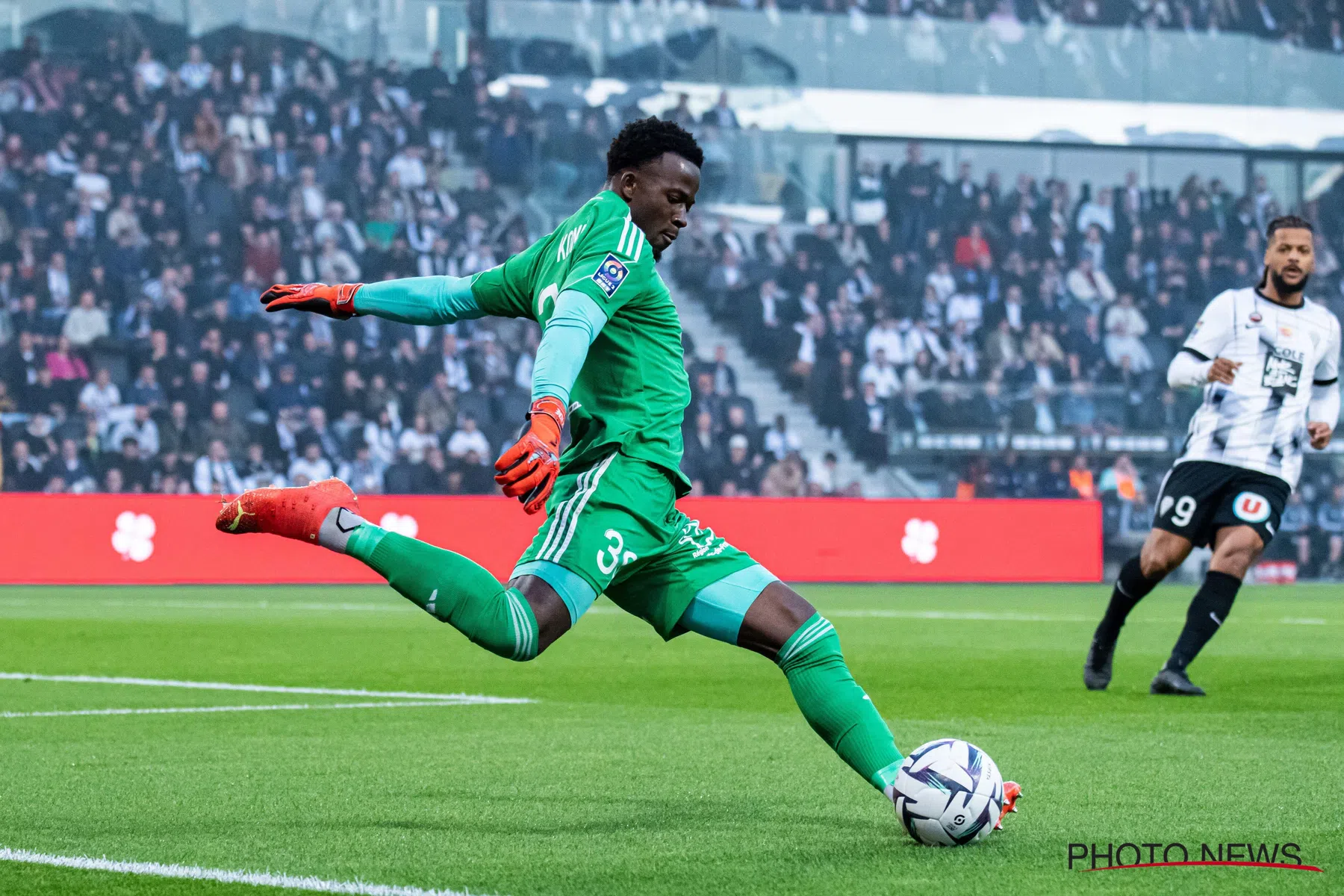 Na Defourny legt Sporting Charleroi doelman Koné vast Ligue 1 