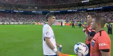 Bizarre beelden op Copa América: ref weigert Pulisic hand te geven