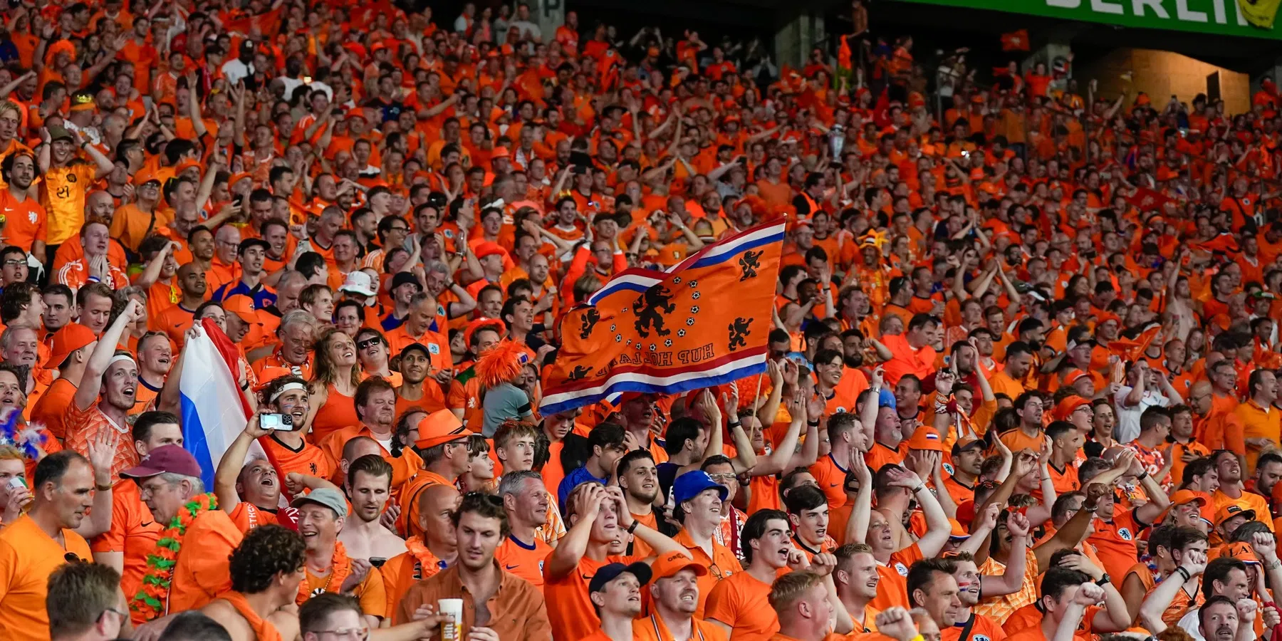 Oranje-fans massaal per trein naar Dortmund