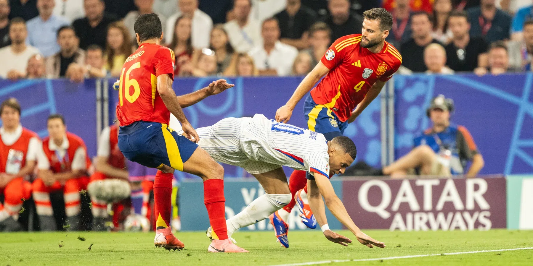 LIVE: Spanje en Frankrijk strijden om eerste ticket EK-finale