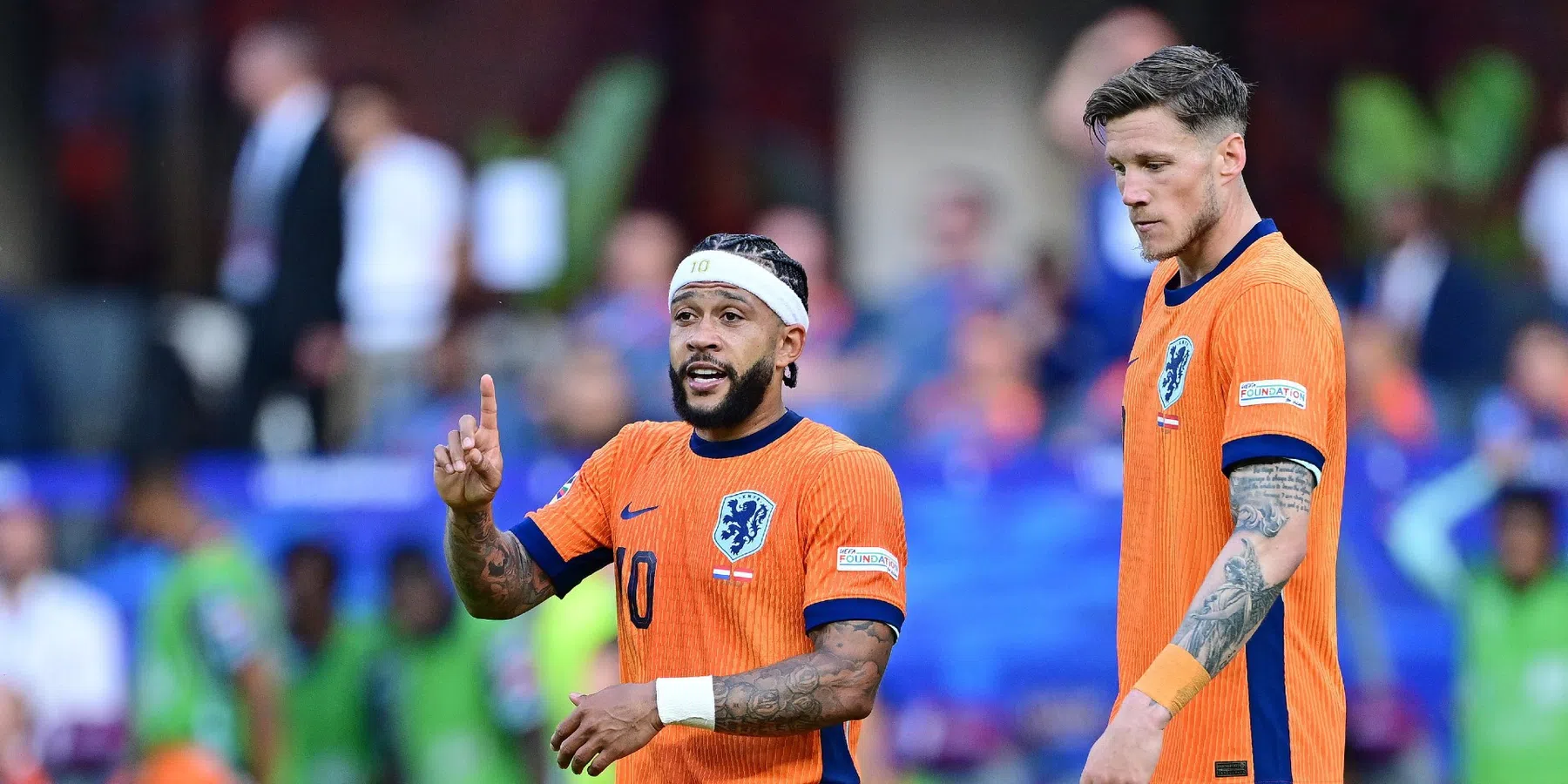 Koeman blijft tegen Engeland vertrouwen op Memphis: 'Niet samen met Weghorst'