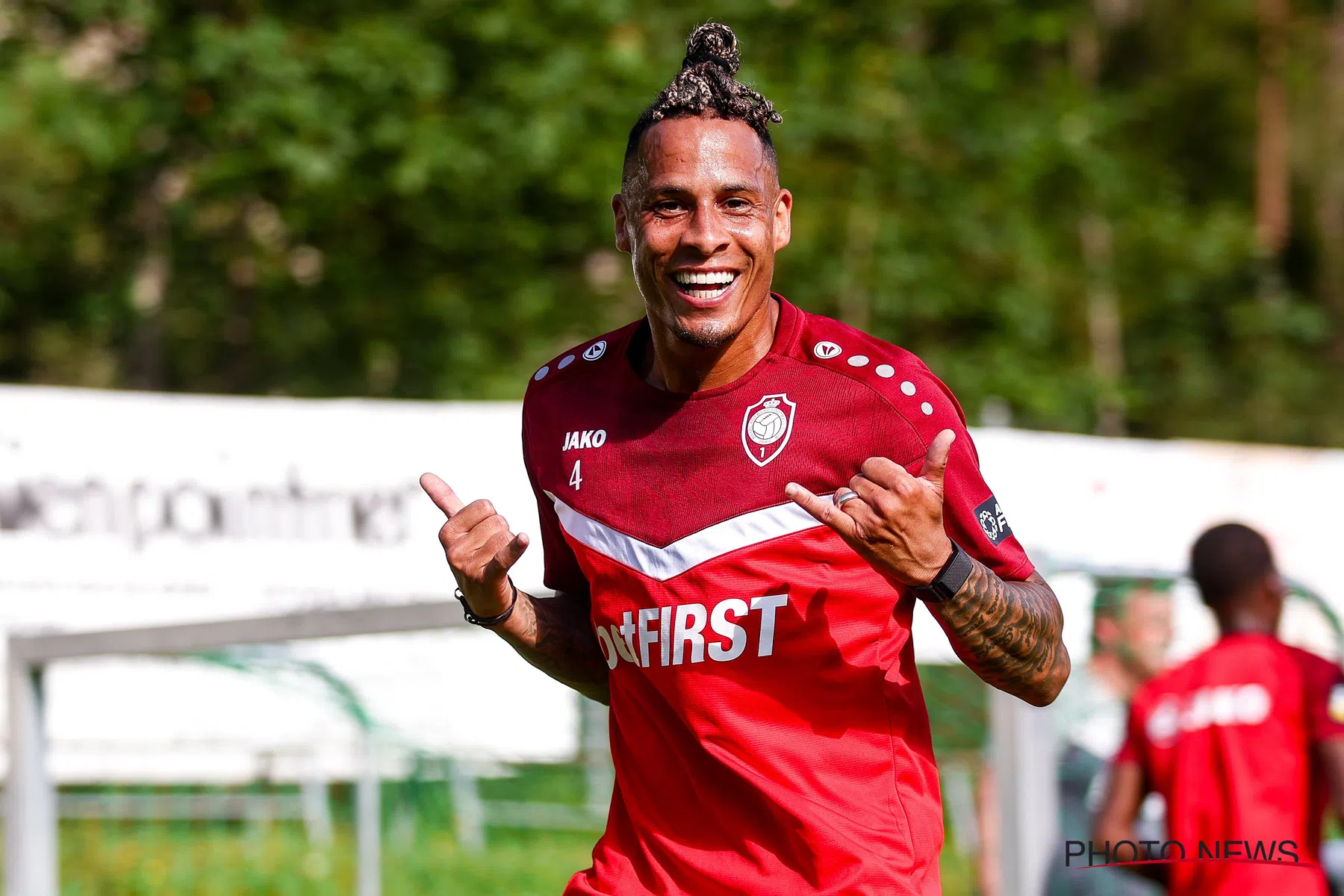 Tjaronn Chery belde met Alderweireld en Rafaelov voor komst naar Antwerp