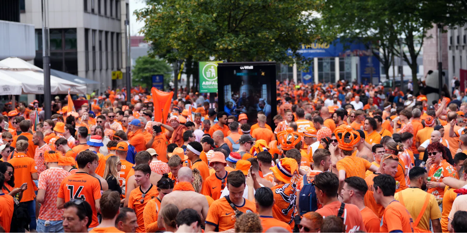 Oranje beïnvloedt samenleving