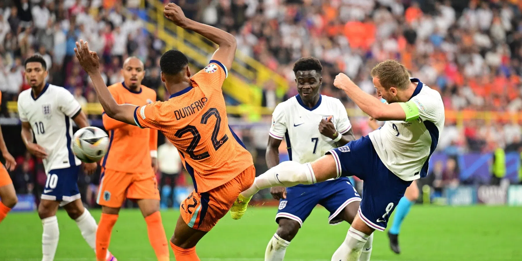 Neville laat zich uit over penaltymoment tijdens Nederland - Engeland