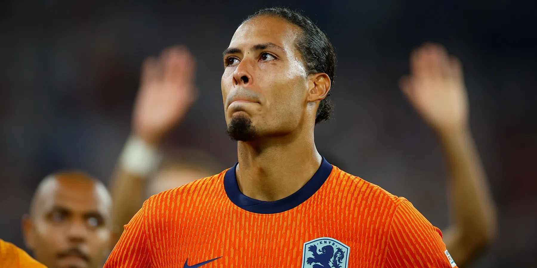 Van Dijk twijfelt over toekomst bij Oranje