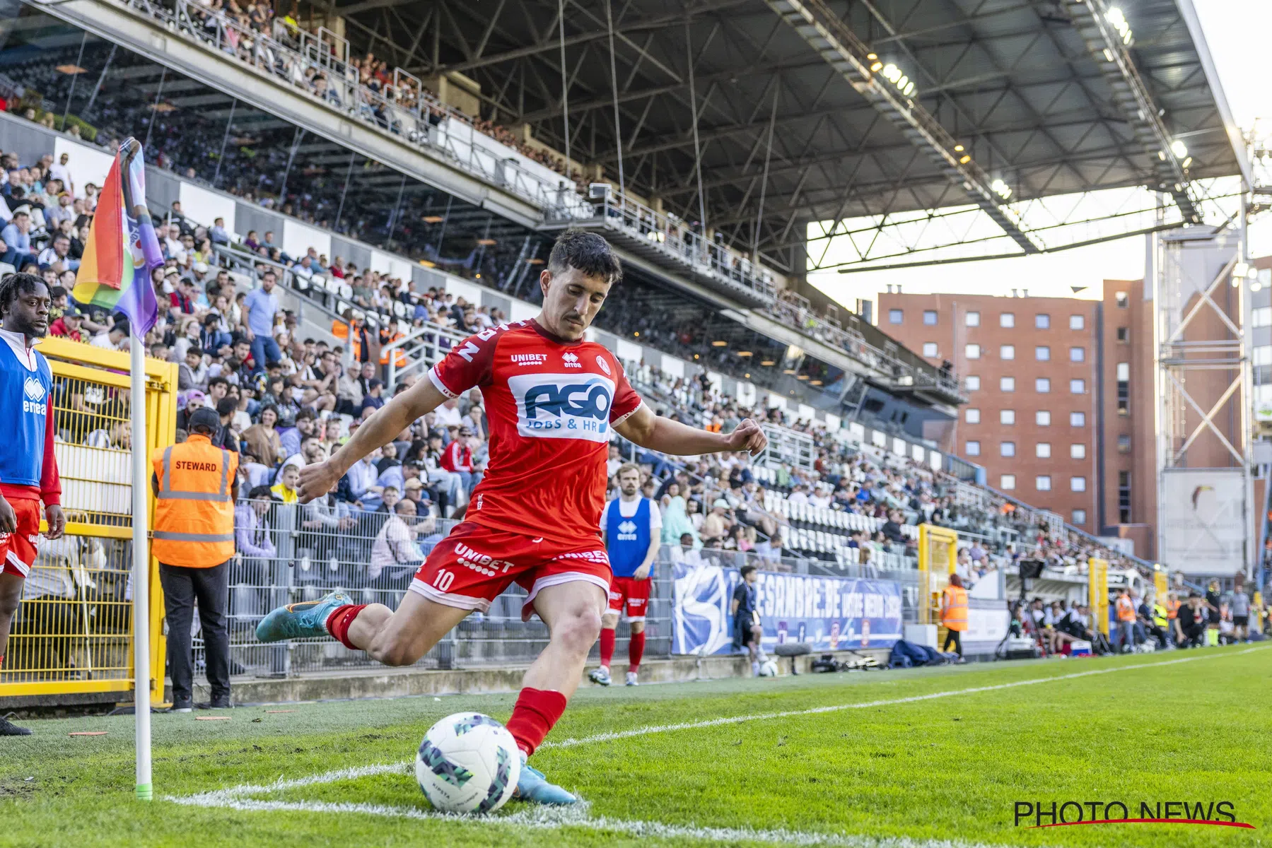 'RSC Anderlecht volgt KV Kortrijk-middenvelder Abdelkahar Kadri'