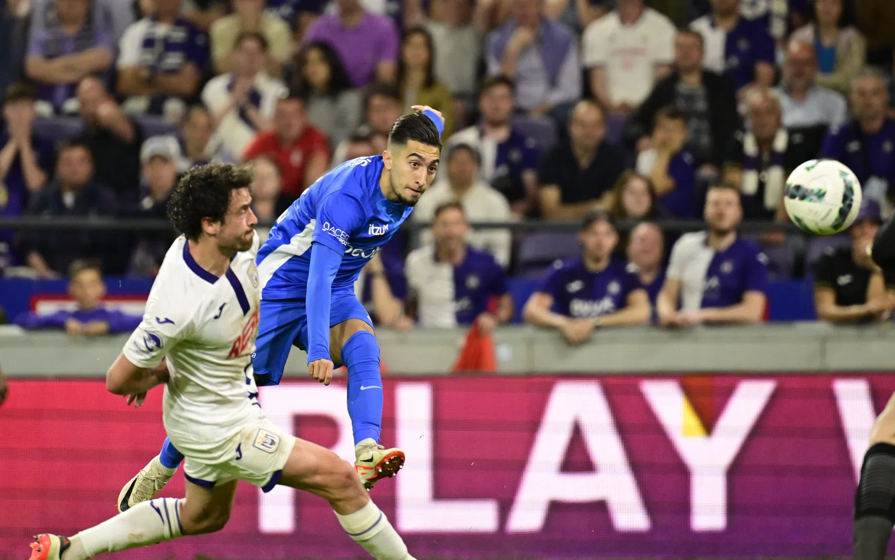 Union SG-speler Anouar Aït El Hadj geeft assist in eerste speelminuten