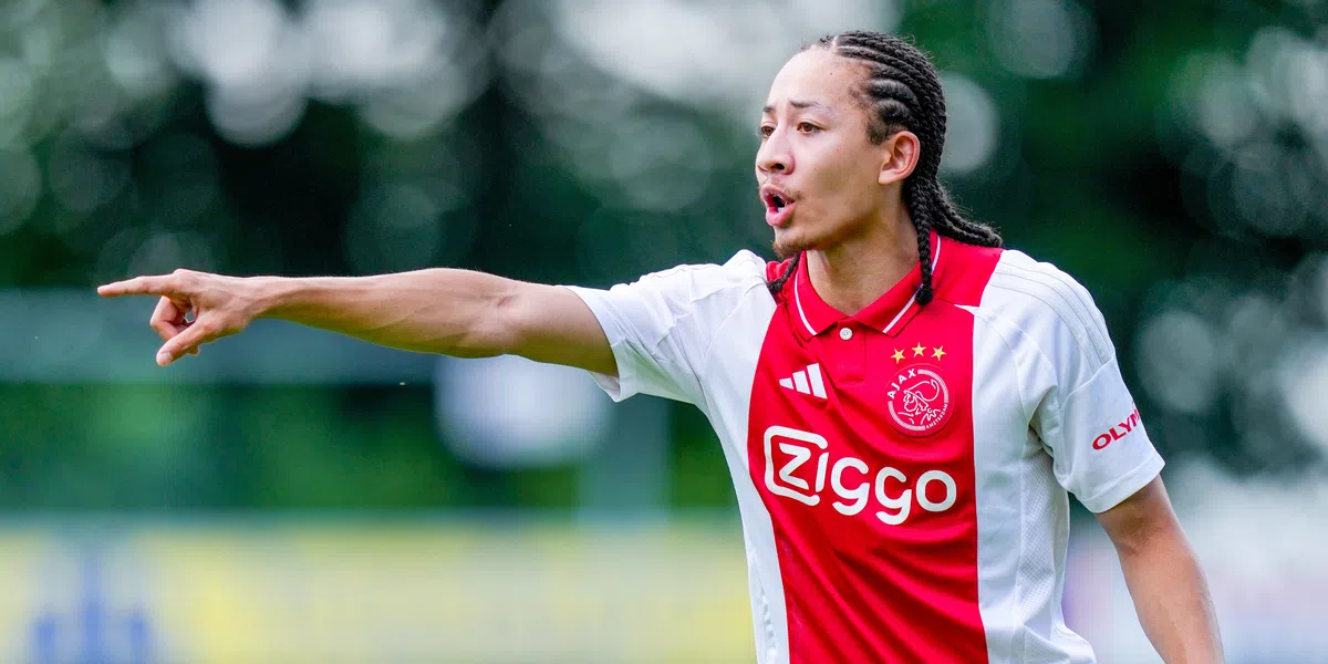 'Ajax zou gek zijn als ze Fitz-Jim laten gaan, dat is gewoon een goede speler'