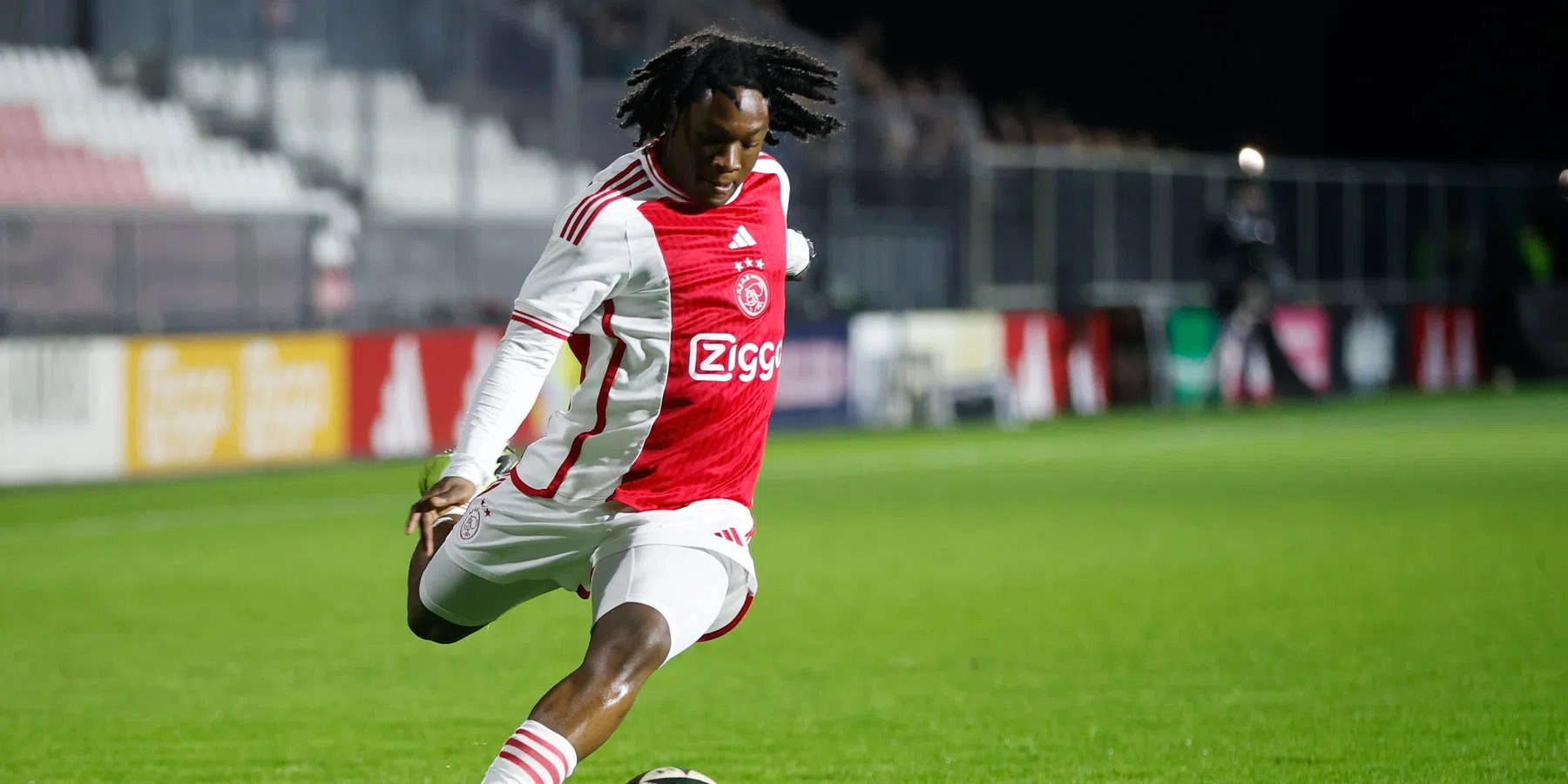 Ajax laat jeugdexponent Sarfo gratis vertrekken