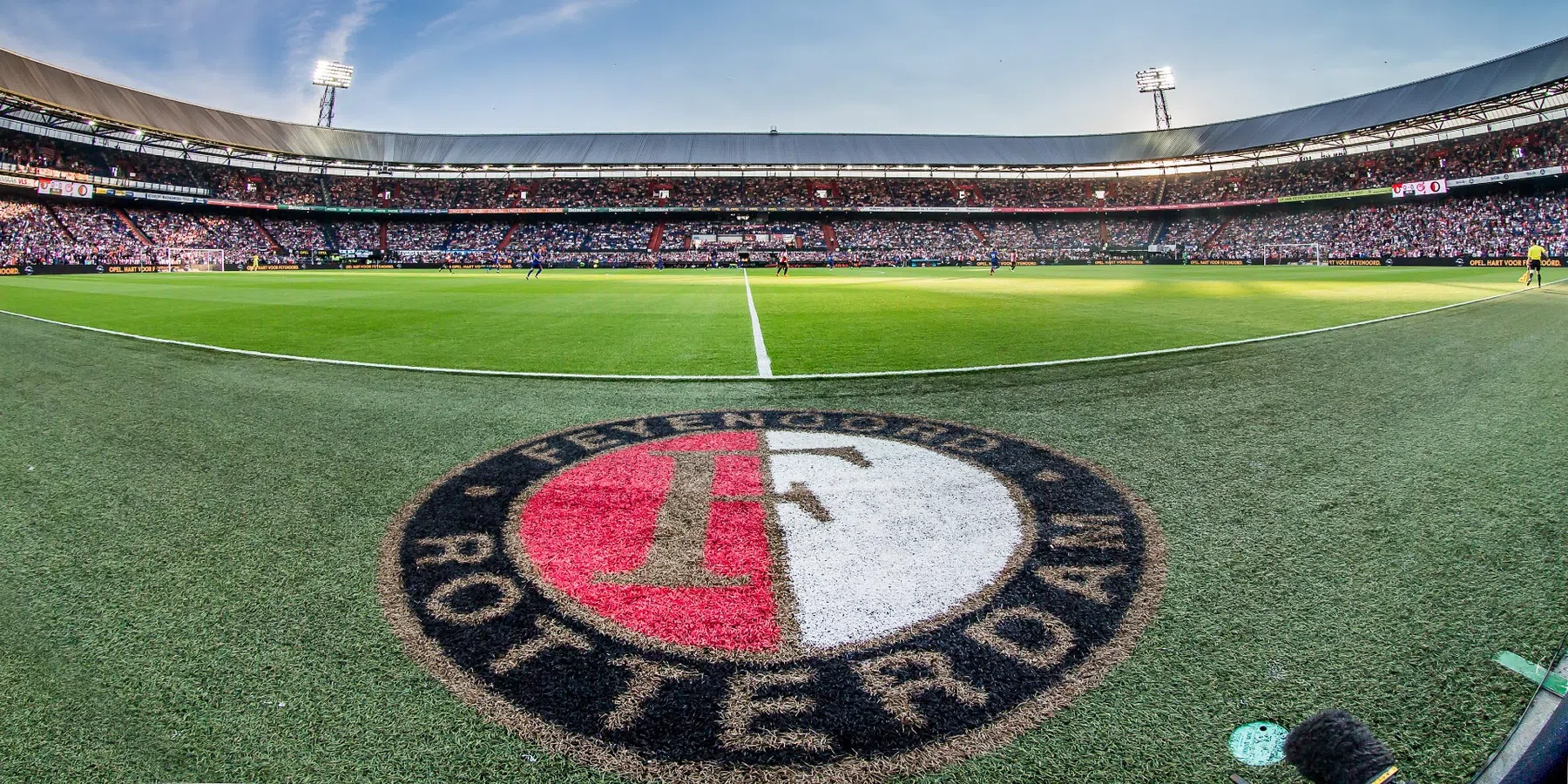 Feyenoord op de hak genomen om logo