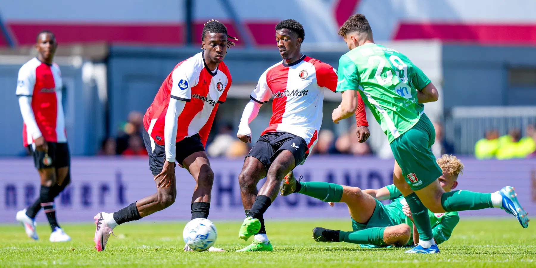 NAC start gesprekken met Feyenoord voor 't Zand