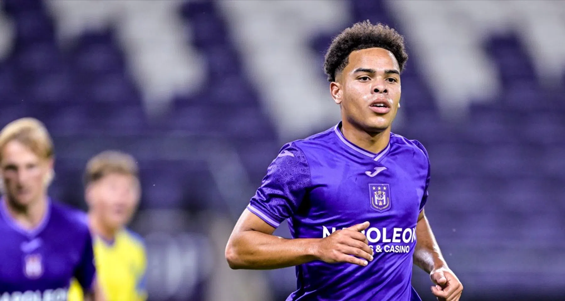 Thomas Chatelle over Eriksen en Anderlecht spelers Leoni en Stroeykens