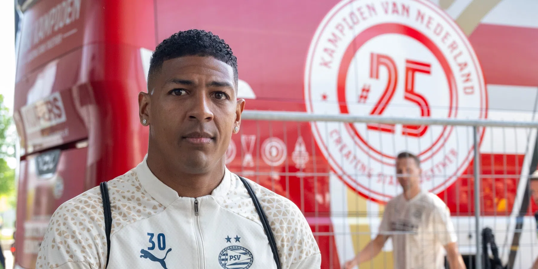 PSV laat Van Aanholt-terugkeer schieten