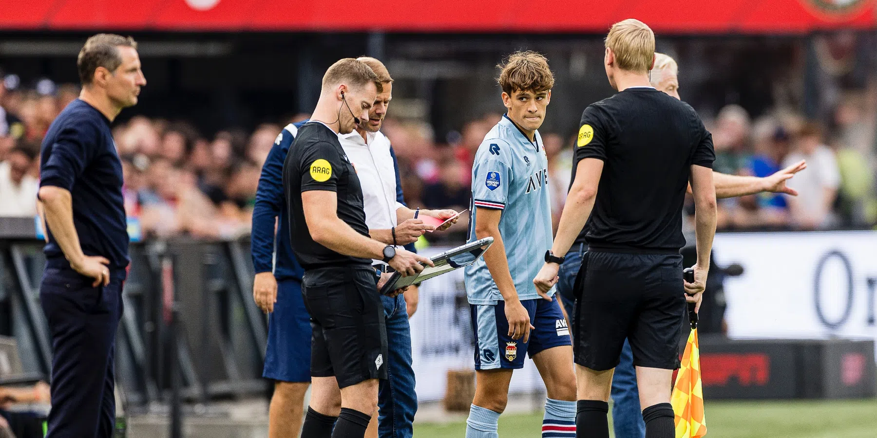 Zestienjarige zoon Joris Mathijsen maakt opvallend debuut