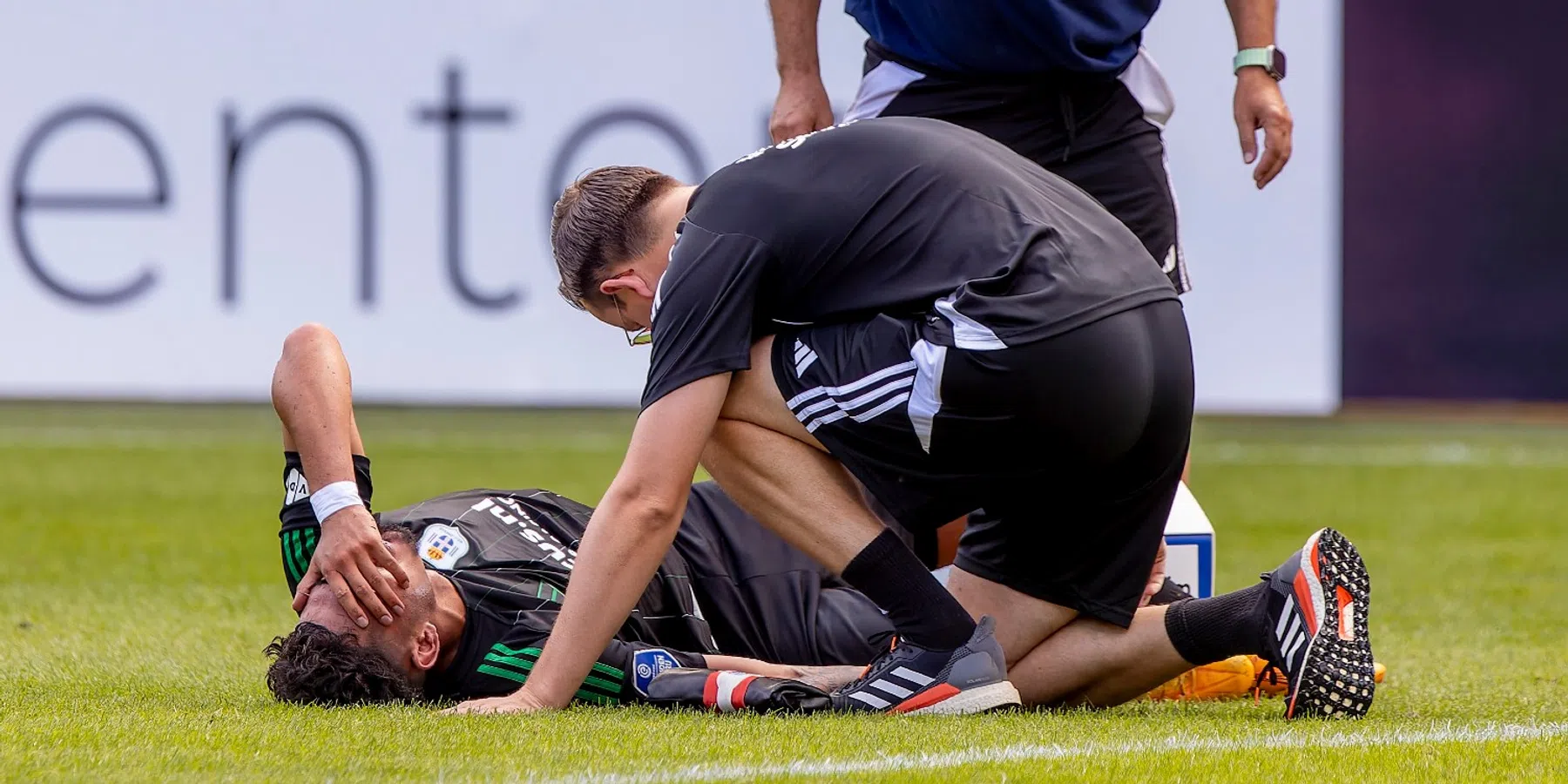'Ajax gaat contract van geblesseerde Tristan Gooijer verlengen'