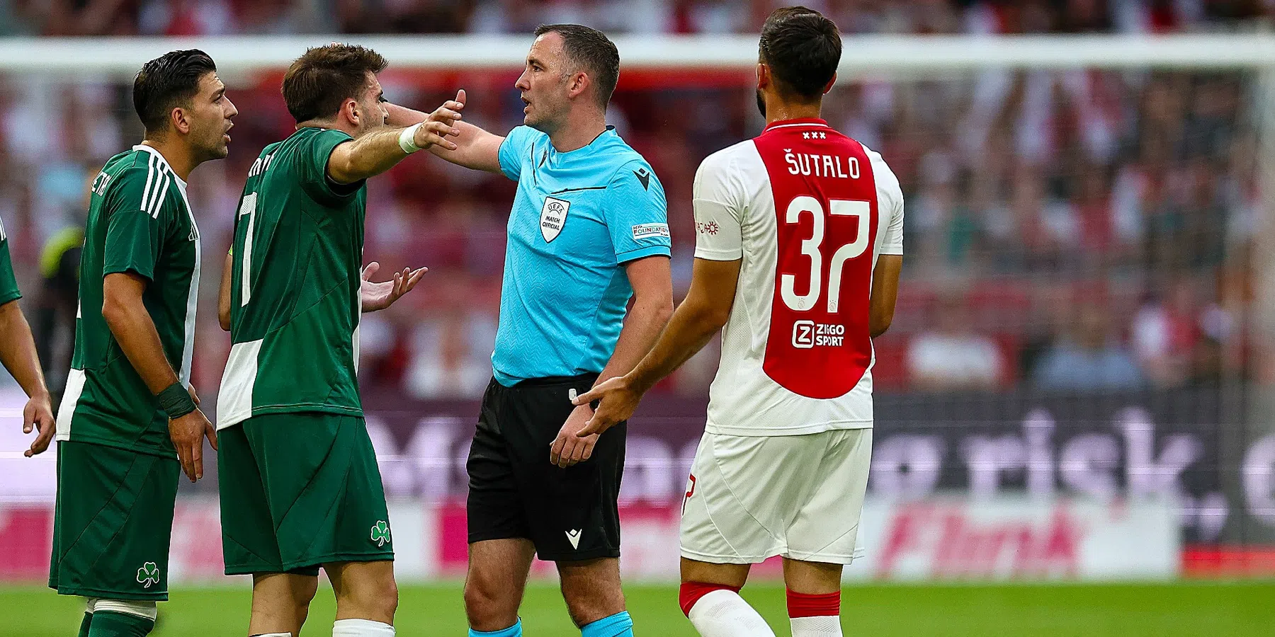 Griekse pers beschuldigt arbiter Ajax - Panathinaikos van partijdigheid