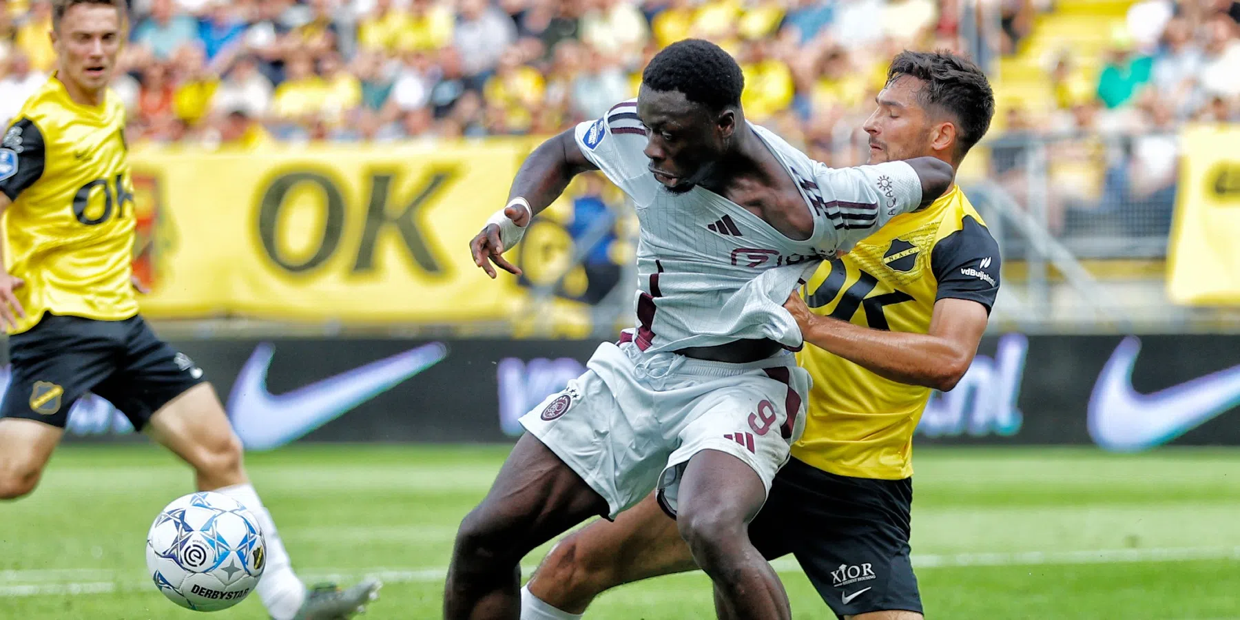 Ajax verliest met 2-1 van NAC Breda