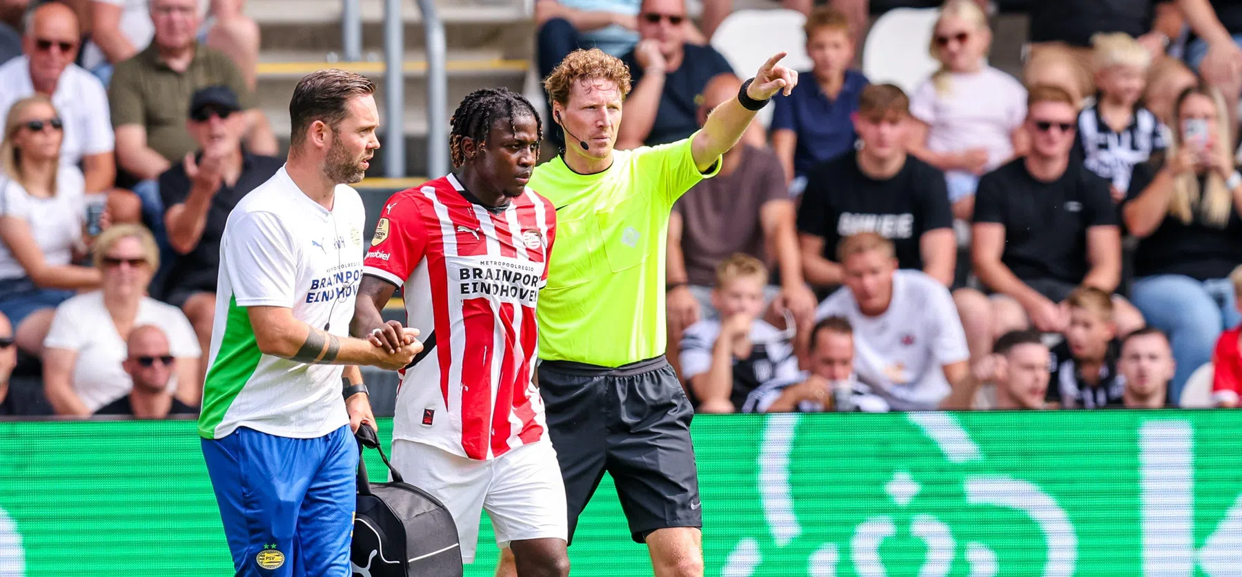 Bakayoko scoort voor PSV en verlaat veld vroegtijdig