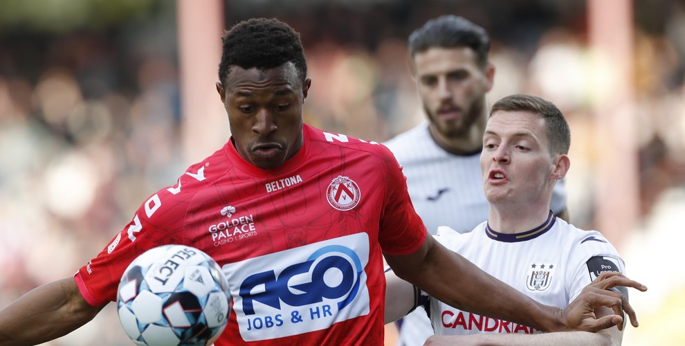 Mohamed Badamosi op weg naar Standard