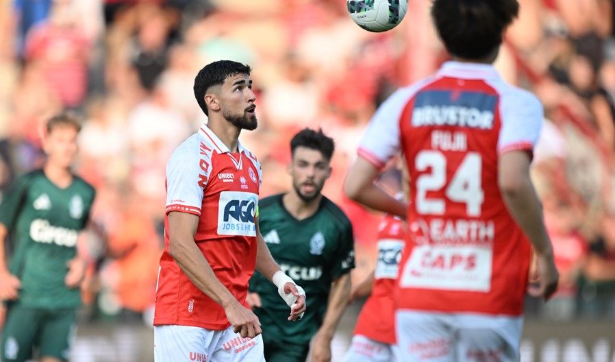 Joao Silva onder indruk van KAA Gent-huurling Bram Lagae bij KV Kortrijk