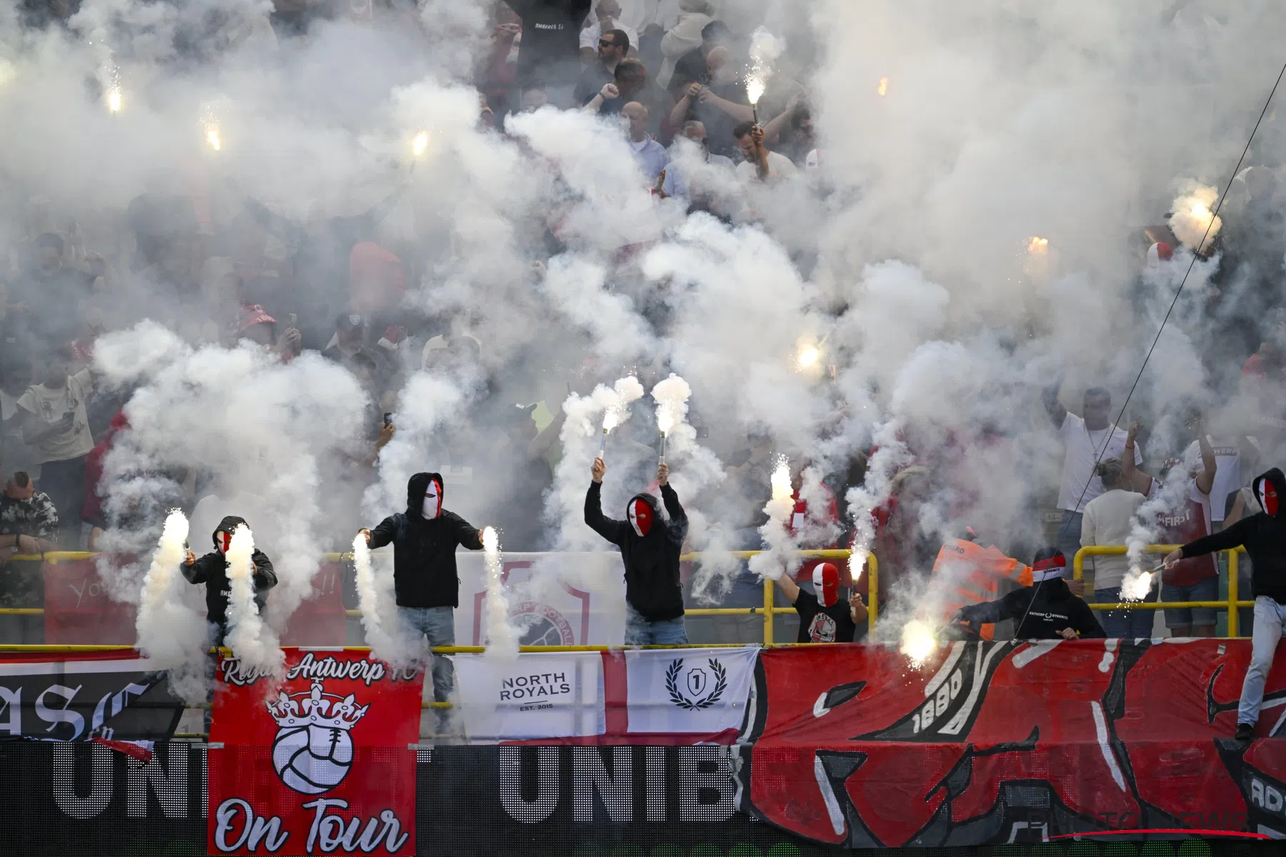 Royal Antwerp FC nodigt zwaar toegetakelde fan uit op De Bosuil 