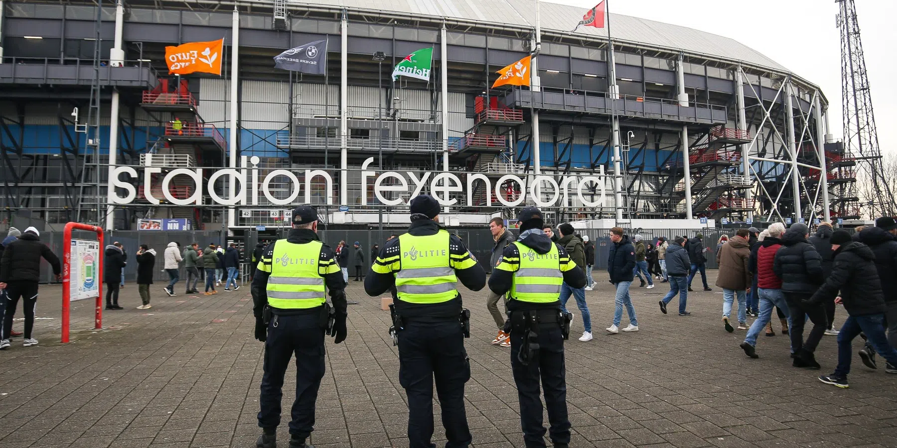 Geen politie bij Feyenoord - Ajax: Klassieker op losse schroeven