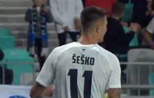 Thumbnail for article: Grote klasse: Šeško omspeelt drie man en rondt schitterend af