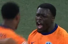 Thumbnail for article: Brobbey being Brobbeast: Oranje-spits geeft masterclass in voeren van duels 