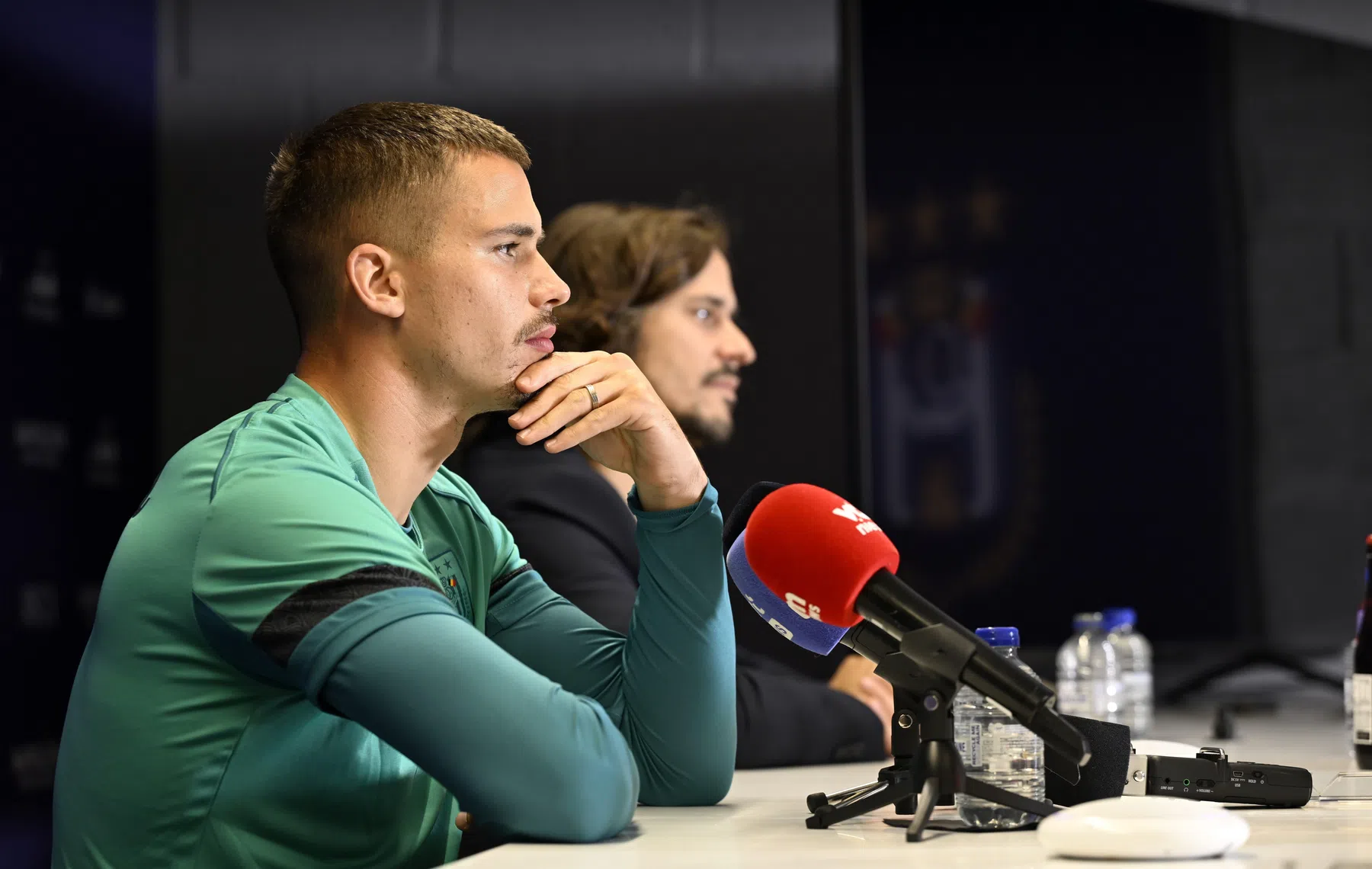 Leander Dendoncker wil jonge spelers RSC Anderlecht helpen