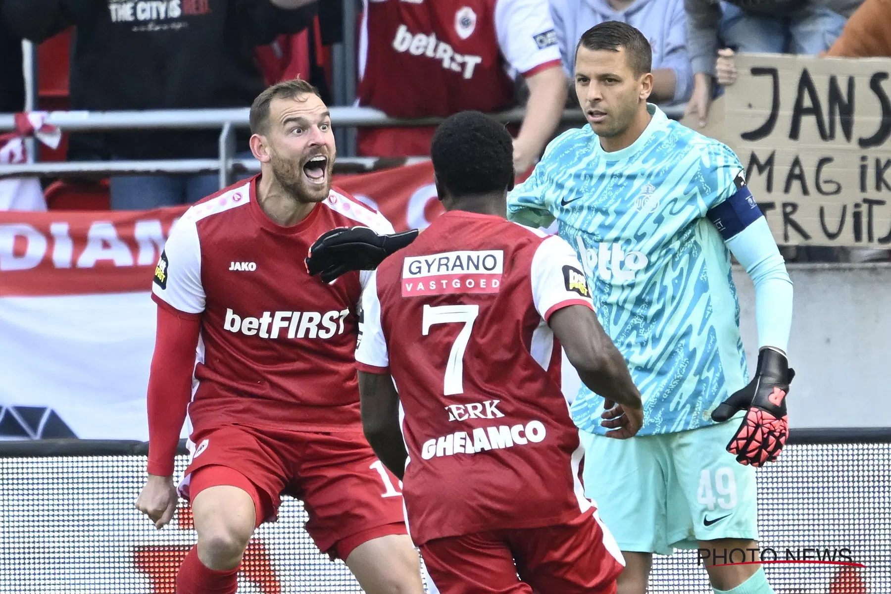 Vincent Janssen van Royal Antwerp over incident met Anthony Moris van Union