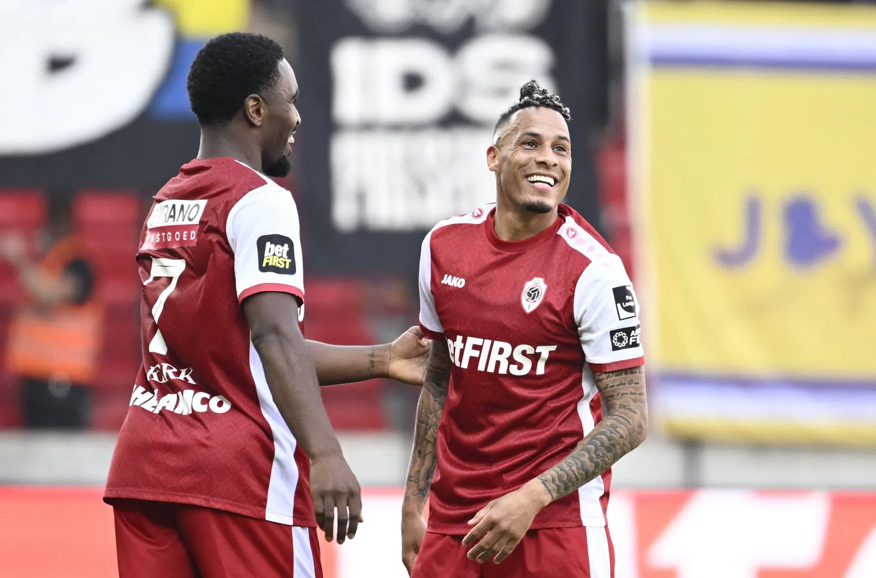 Jonathan Lardot reageert op de lange VAR-check bij Antwerp-Union