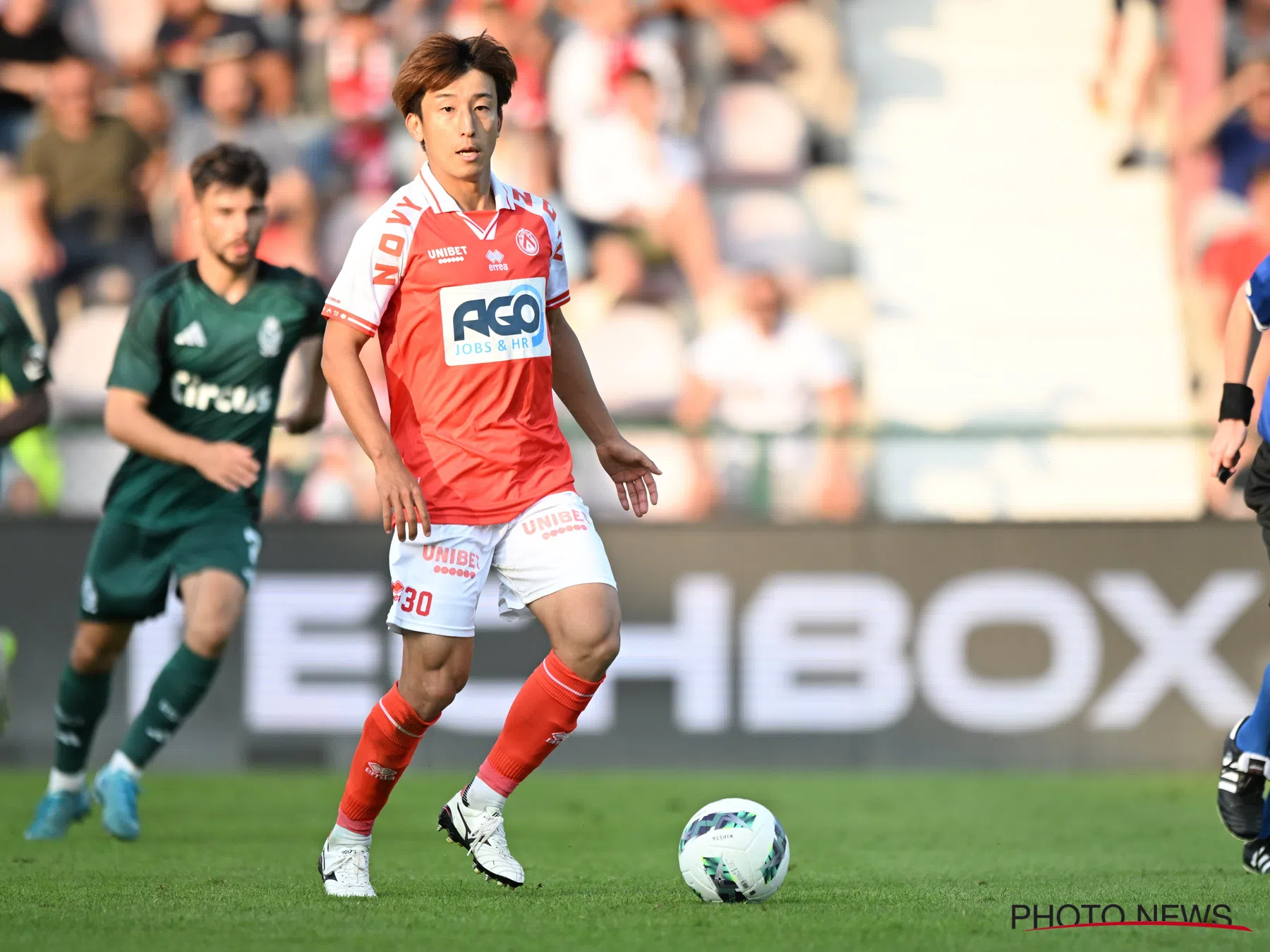 Takuro Kaneko op zijn plaats bij KV Kortrijk