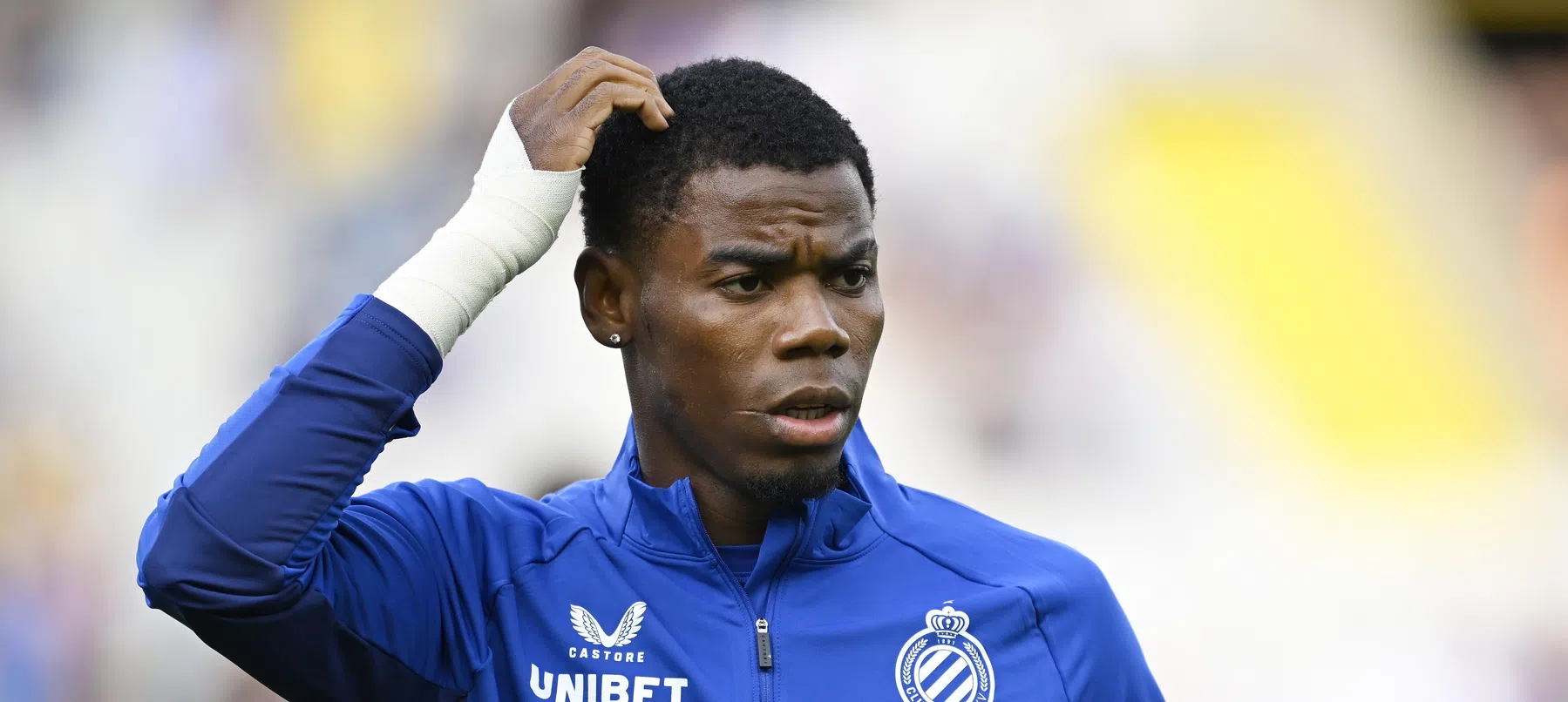 Van der Elst met loftrompet voor Onyedika bij Club Brugge