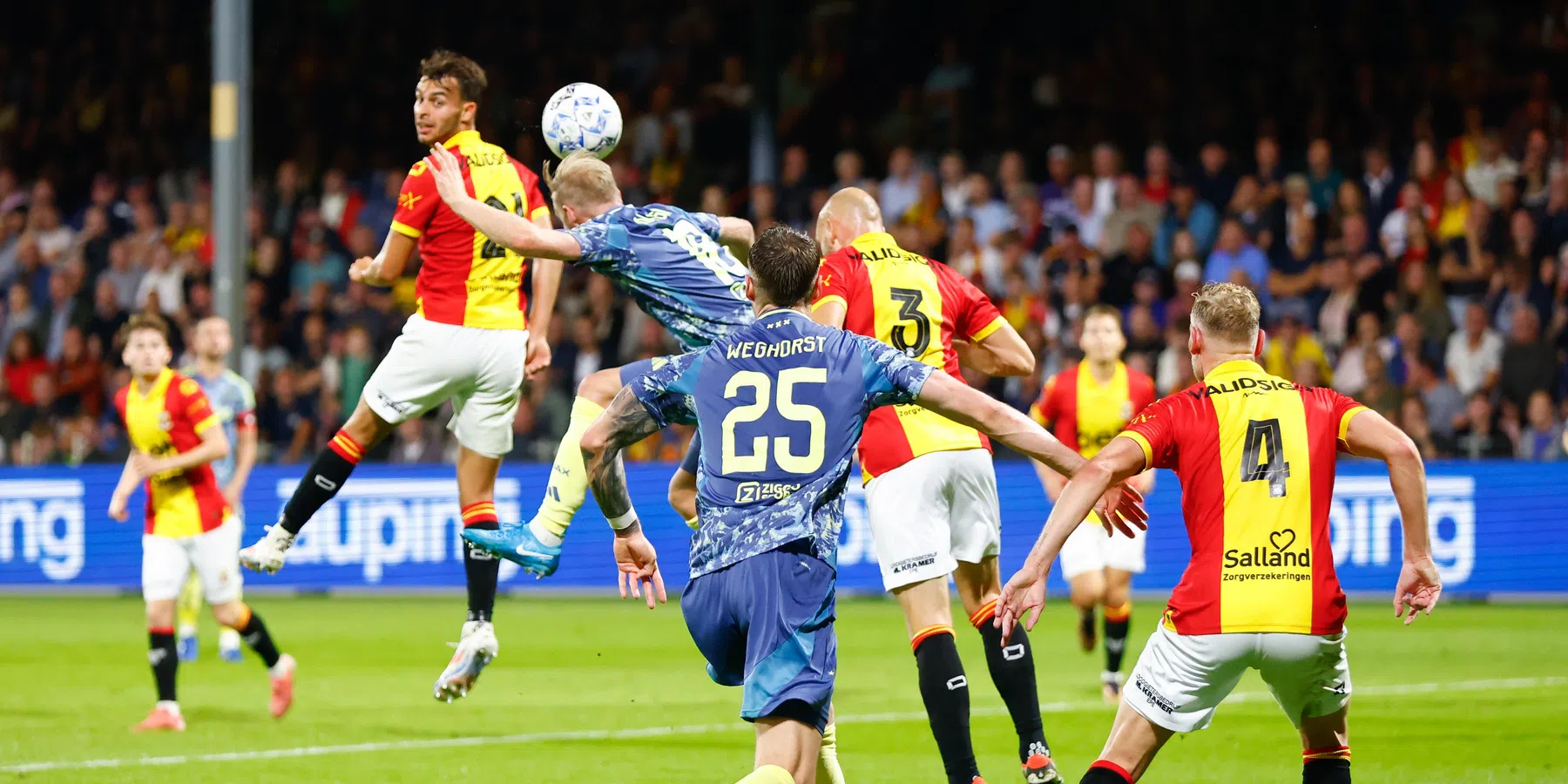 Pover Ajax morst tegen Go Ahead Eagles