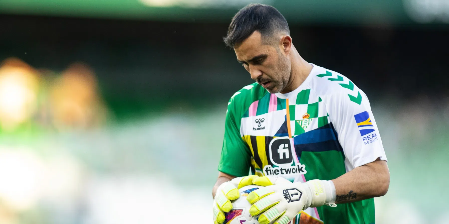 Pensionado Claudio Bravo bereid FC Barcelona te helpen 