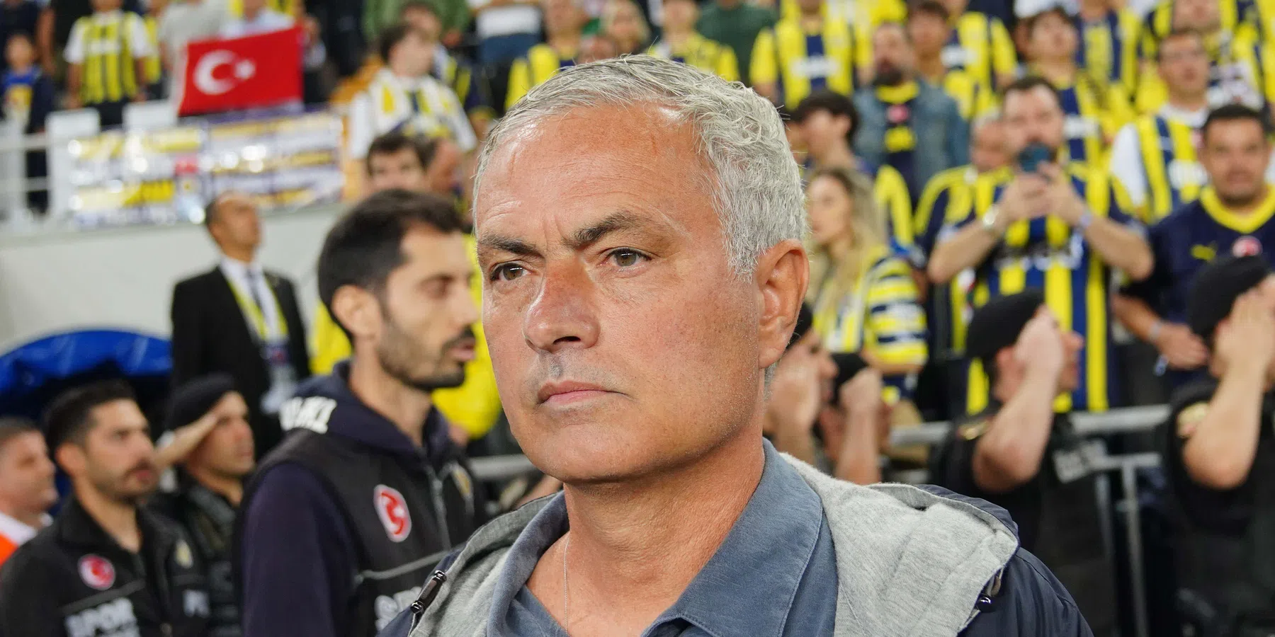 Frustratie bij Mourinho: 'Ik ben nog nooit weggelopen, zeker niet na nederlaag'