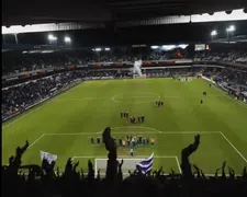 Anderlecht mocht vieren, paars-witte fans juichen samen met de spelers 