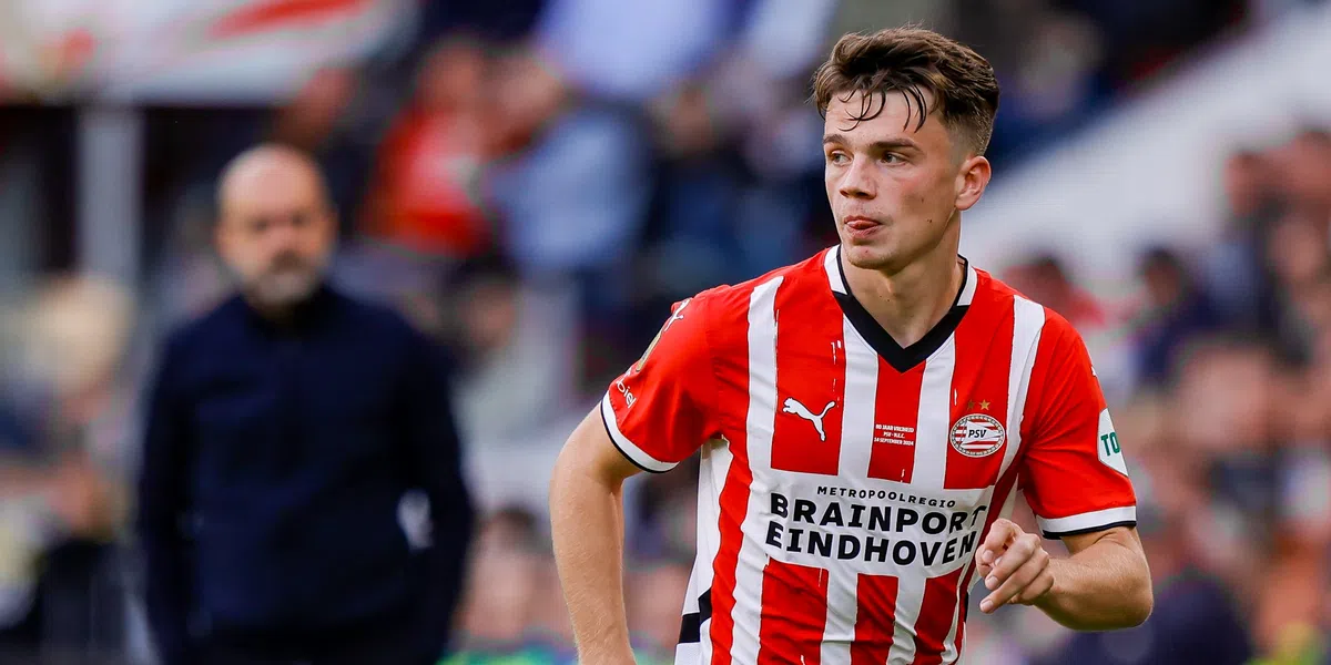 Dams geen auto van de club, maar met fiets naar PSV 'Ploegmaats lachen