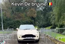 Thumbnail for article: De Bruyne arriveert vroeg op trainingscomplex, maar traint nog niet mee