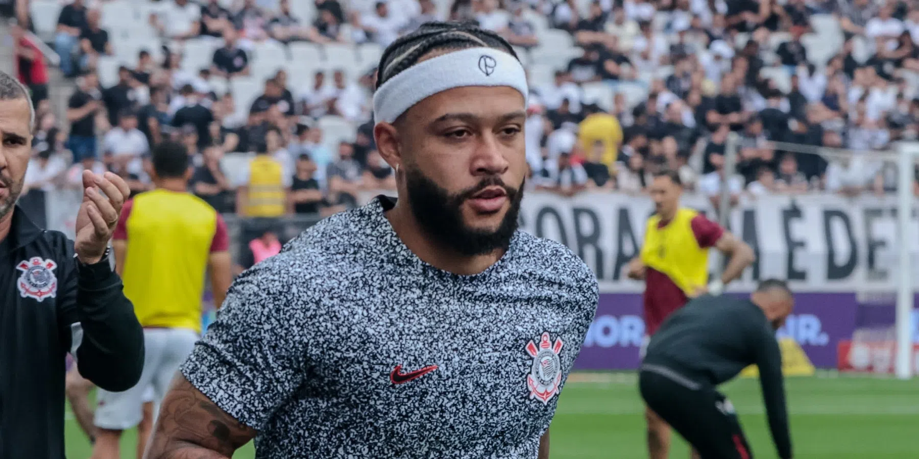 Opmerkelijk verhaal uit Brazilië: Memphis mogelijk al snel weg bij Corinthians