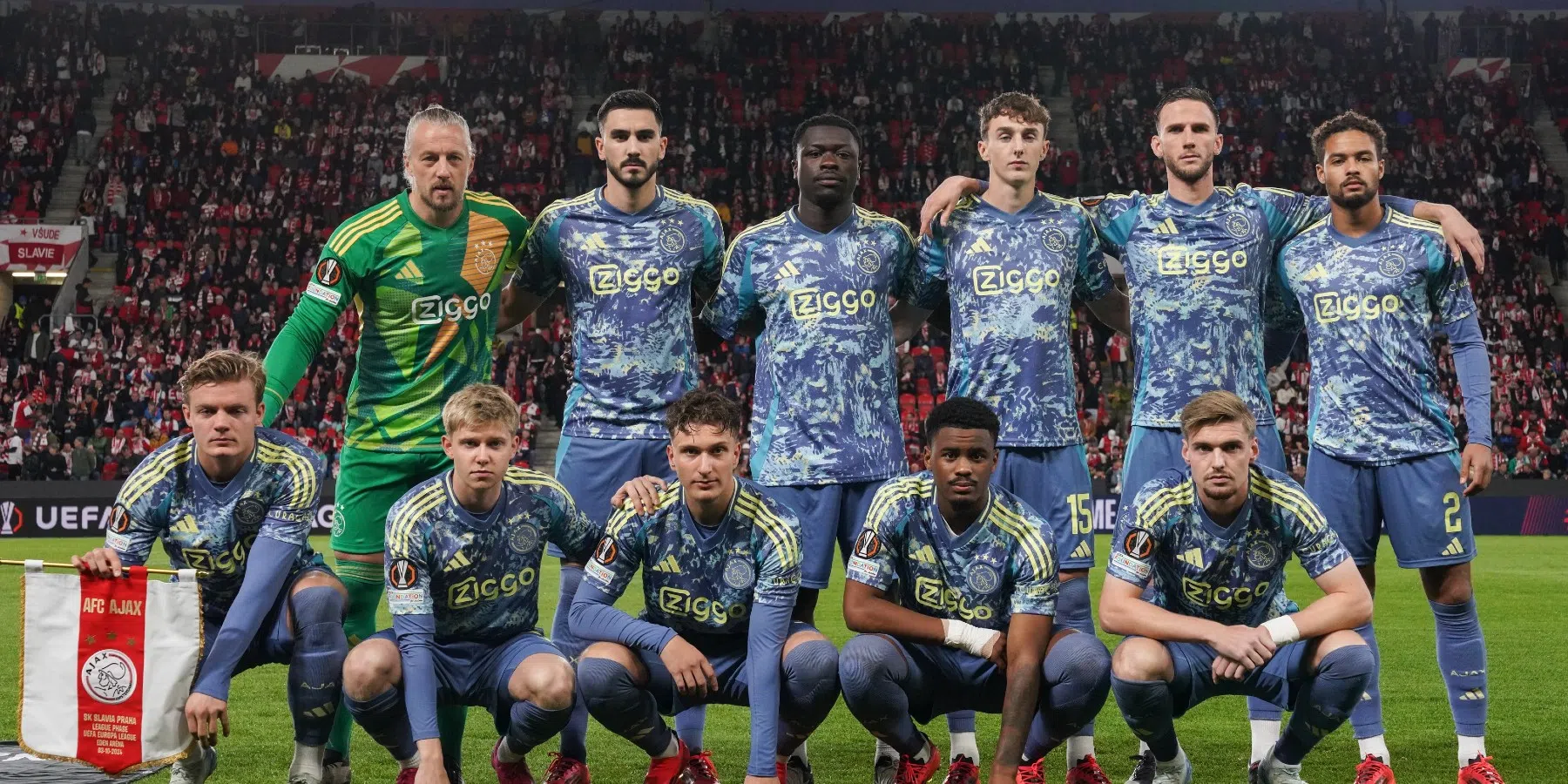 Ajax op rapport na Europa League-duel met Slavia Praag