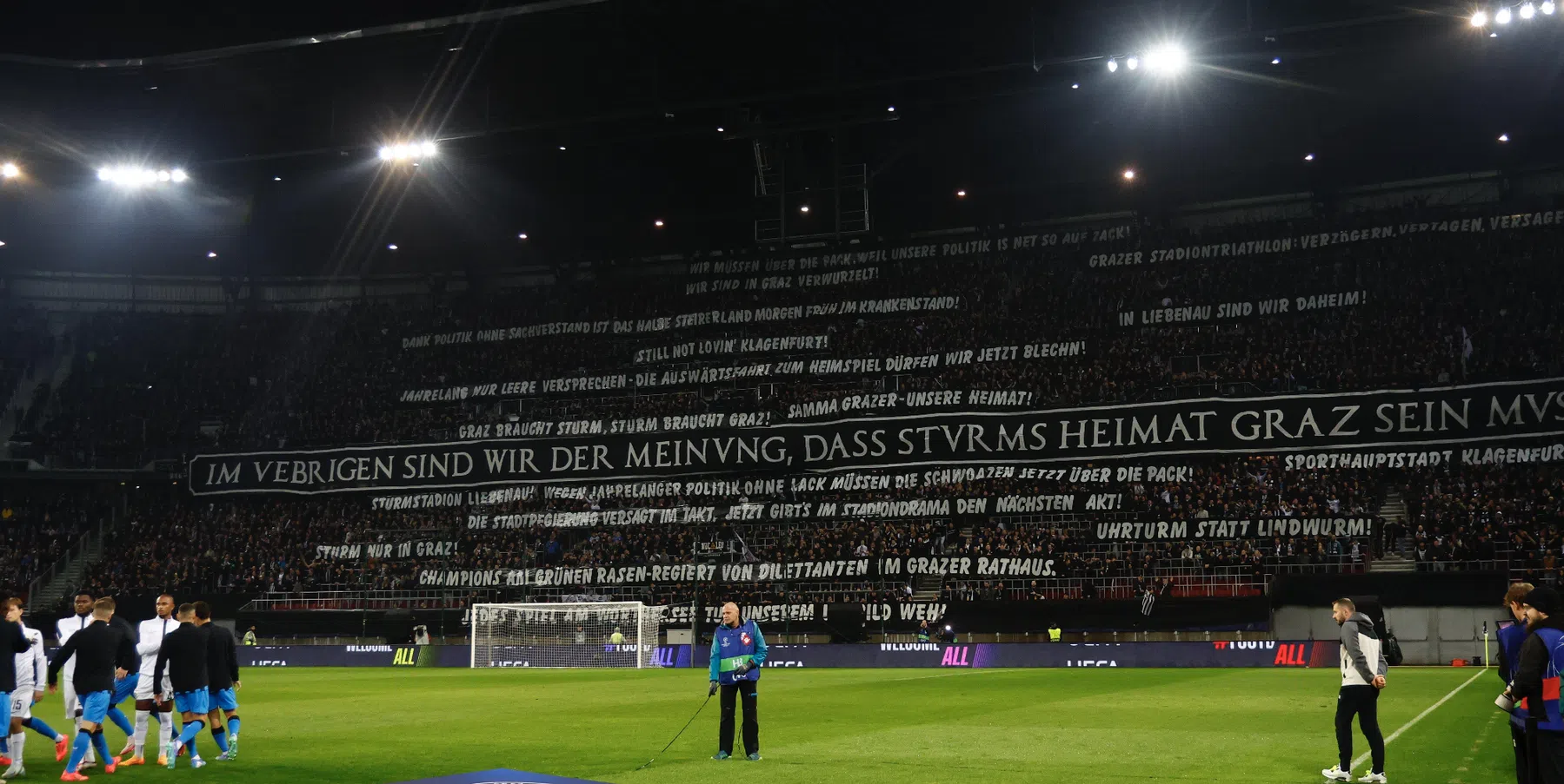 Club Brugge-fans brengen opnieuw Kühnen-groet tijdens CL-duel